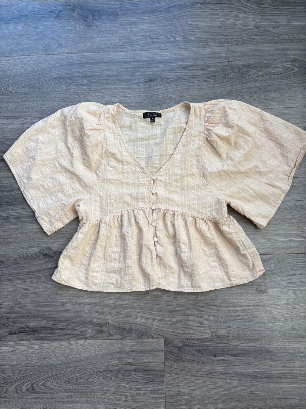 Trixxi Women’s Cream Puff Sleeve Button-Front Peplum Blouse Size M